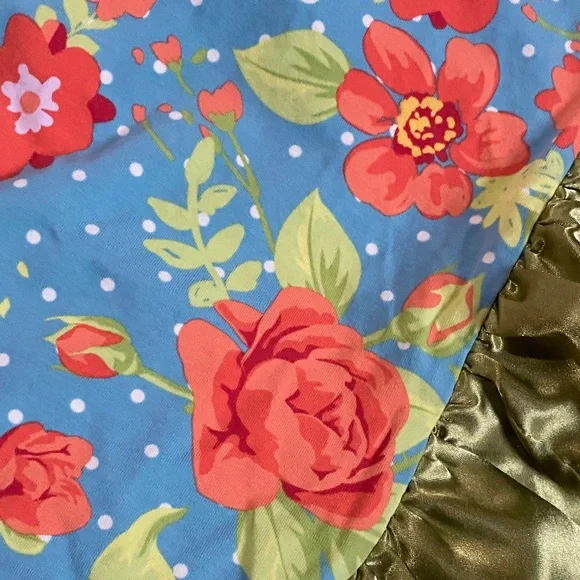 NIB. Matilda Jane No Reservations blanket.Blue and Green Floral Quilt